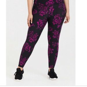 Torrid NWOT Floral active wicking leggings